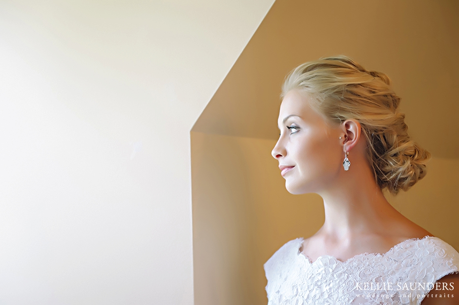 Earhart Manor wedding, Kellie Saunders Photography, Earhart Manor bride, bridal portraits, 